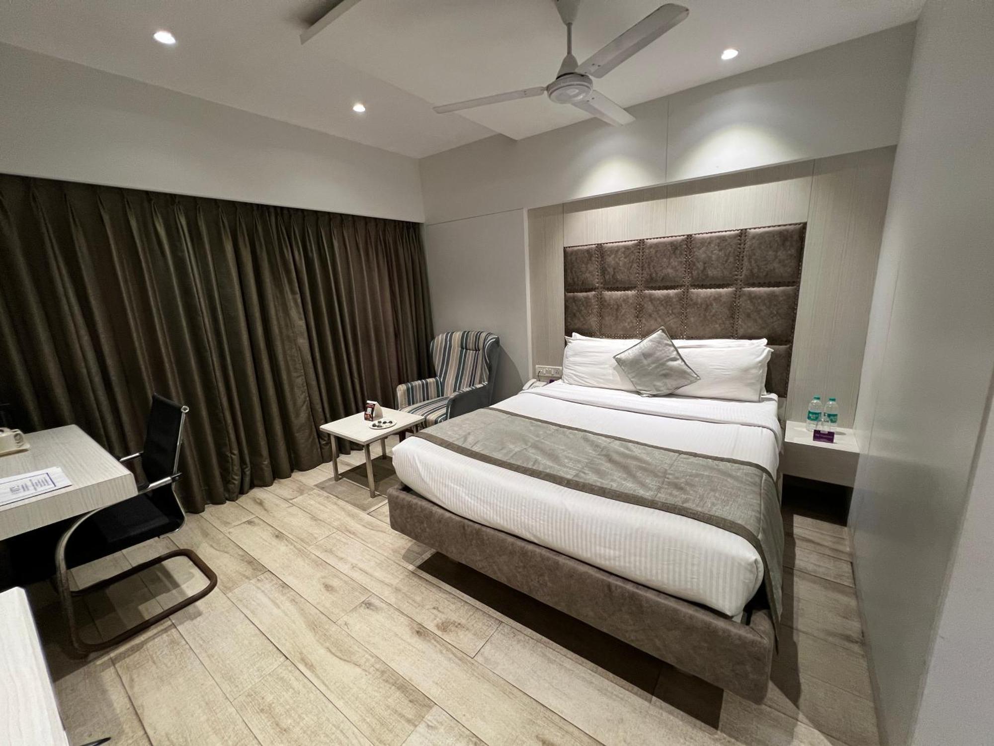 Отель Vits Shalimar, Ankleshwar Экстерьер фото