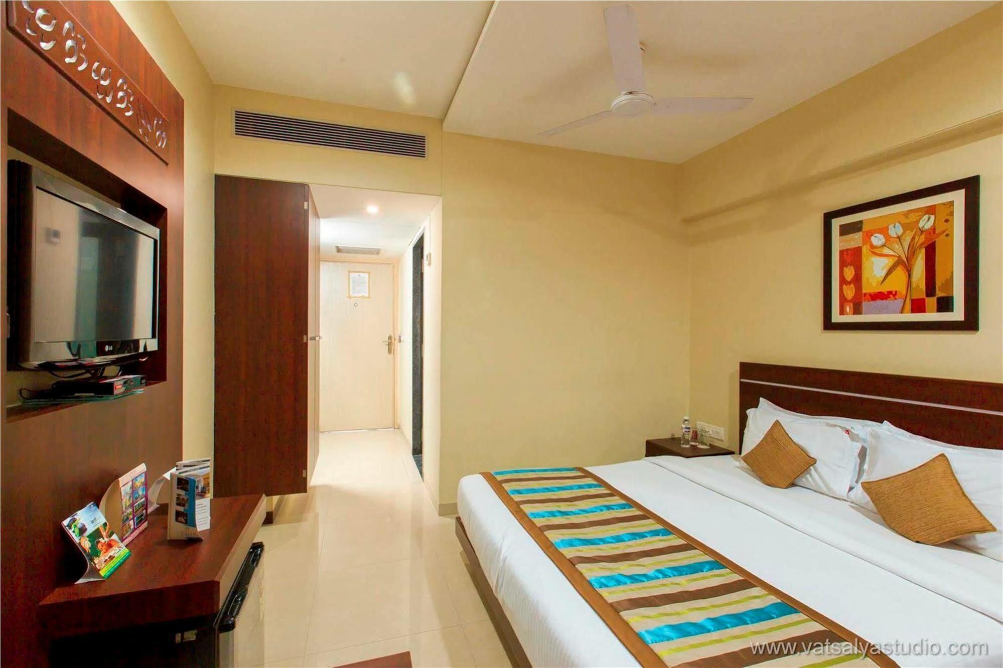 Отель Vits Shalimar, Ankleshwar Экстерьер фото