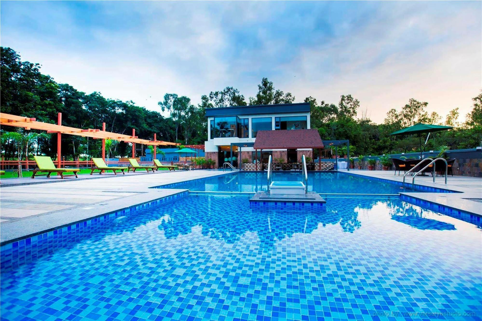 Отель Vits Shalimar, Ankleshwar Экстерьер фото