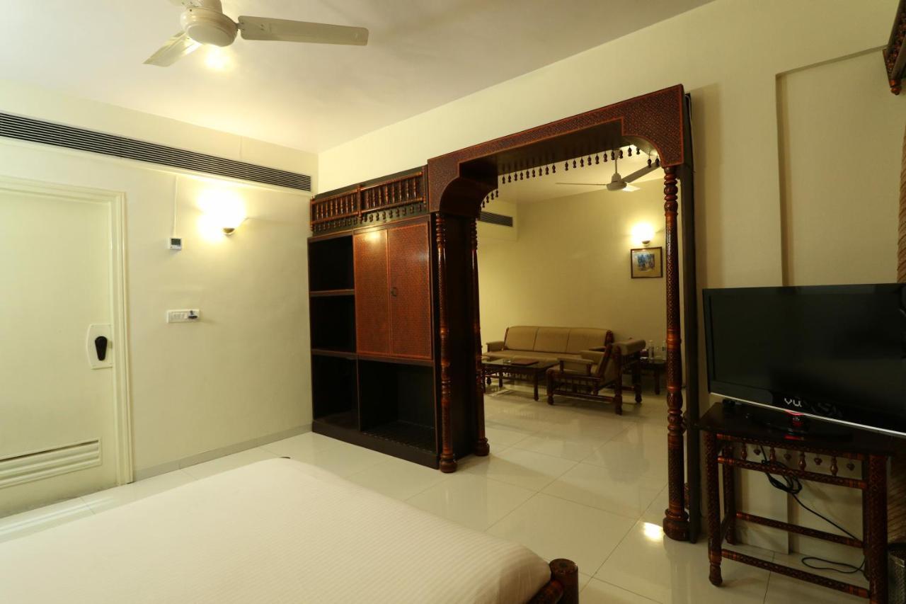 Отель Vits Shalimar, Ankleshwar Экстерьер фото